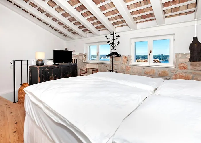 Monte Sea View Residence With Terrace